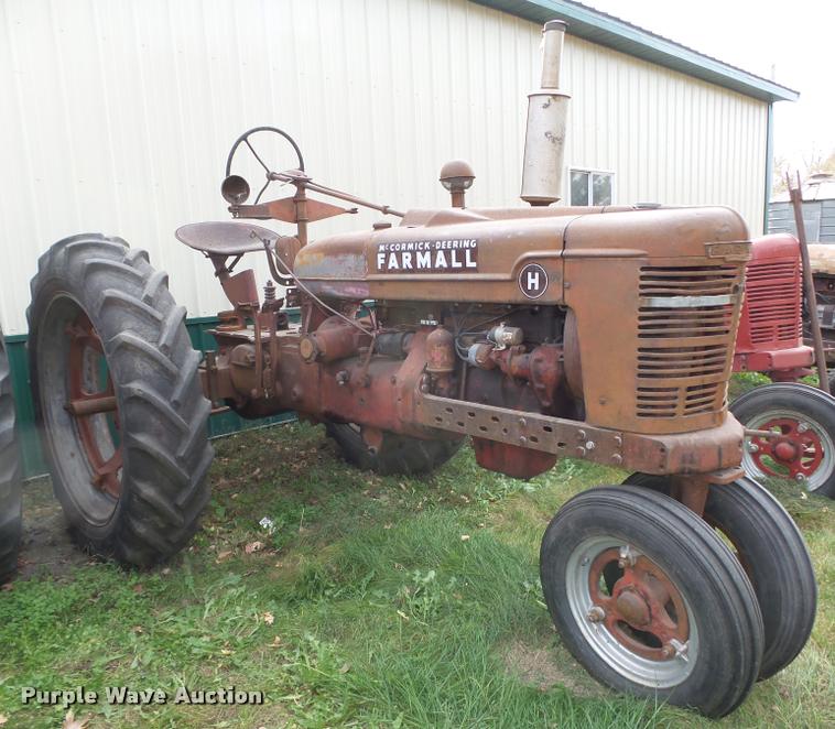 image for item L4107 1943 McCormick-Deering Farmall H WAR tractor
