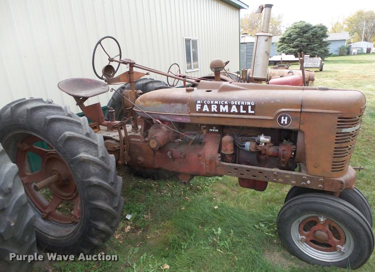 image for item L4107 1943 McCormick-Deering Farmall H WAR tractor