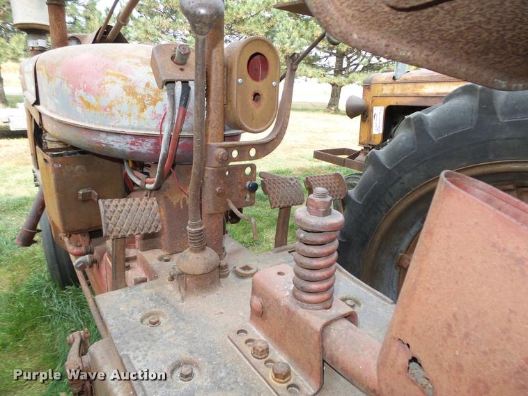 image for item L4107 1943 McCormick-Deering Farmall H WAR tractor