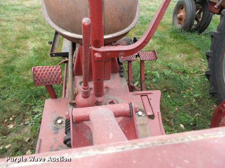 image for item L4108 Farmall H tractor