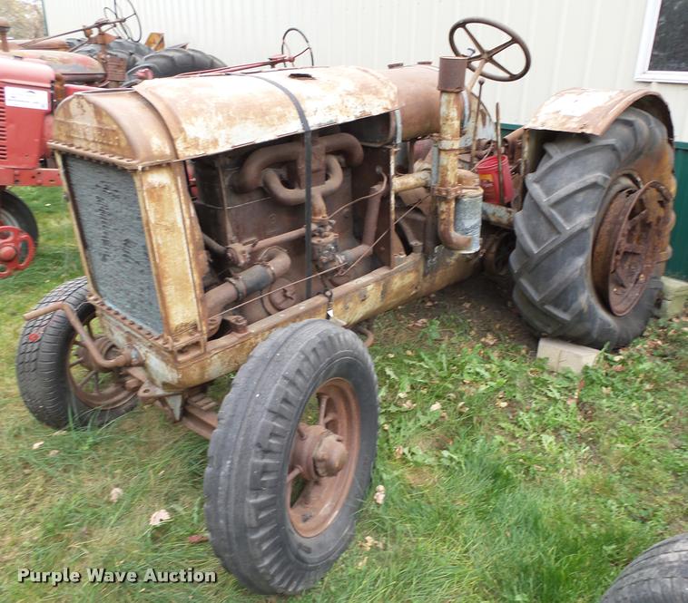 image for item L4109 1928 McCormick-Deering 10-20 tractor