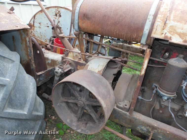 image for item L4109 1928 McCormick-Deering 10-20 tractor