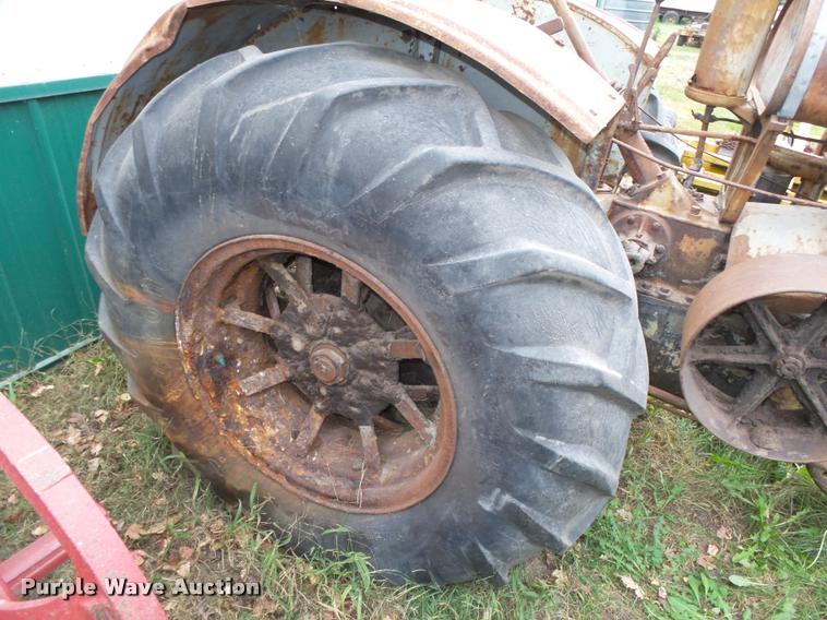 image for item L4109 1928 McCormick-Deering 10-20 tractor