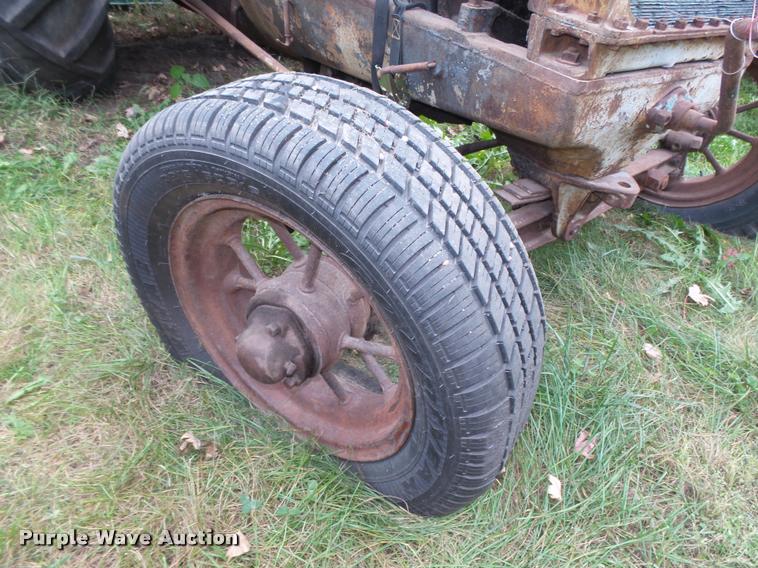 image for item L4109 1928 McCormick-Deering 10-20 tractor