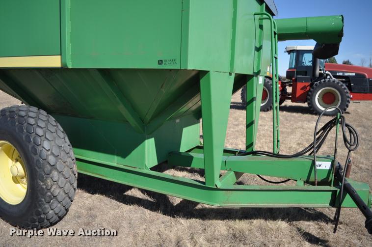image for item L5007 John Deere 500 grain cart