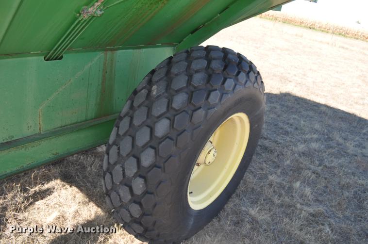 image for item L5007 John Deere 500 grain cart