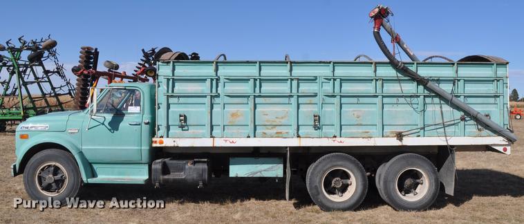 image for item L5021 1969 GMC grain truck