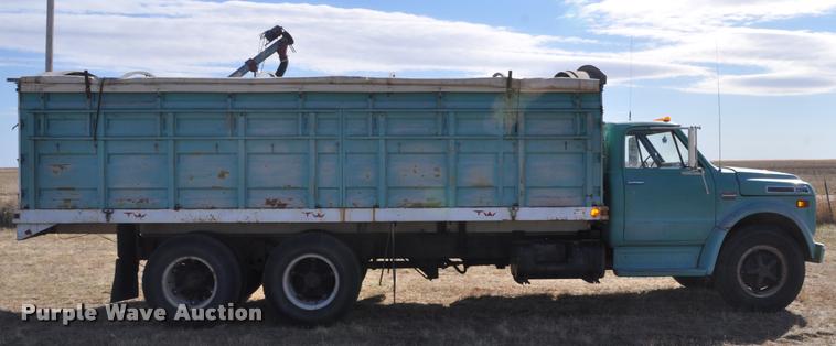 image for item L5021 1969 GMC grain truck