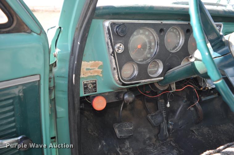 image for item L5021 1969 GMC grain truck