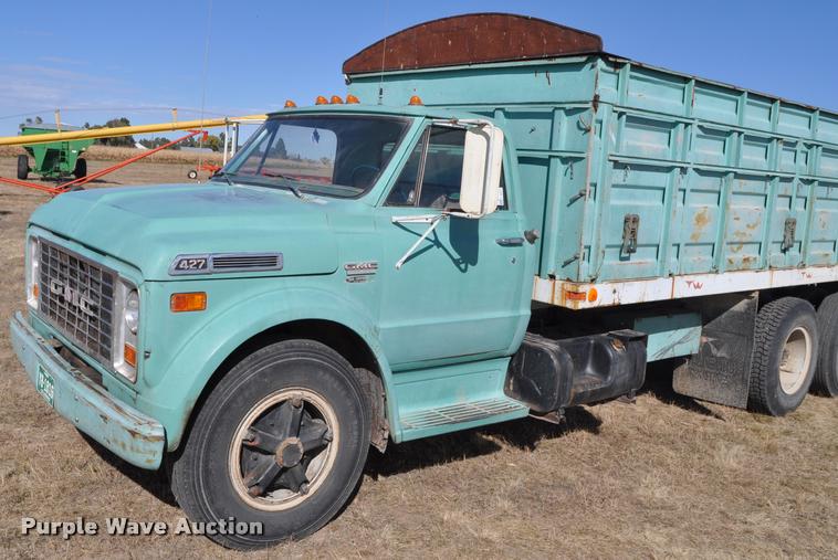 image for item L5021 1969 GMC grain truck