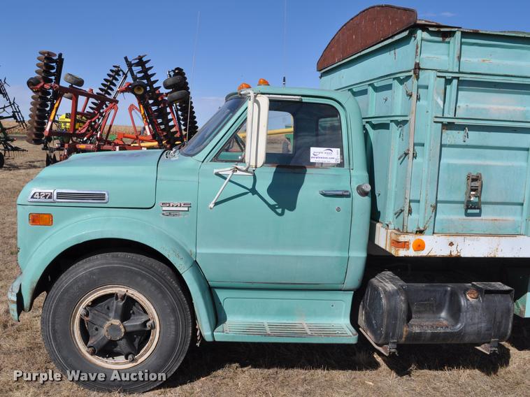image for item L5021 1969 GMC grain truck