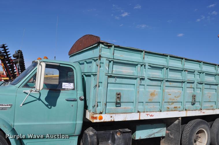 image for item L5021 1969 GMC grain truck