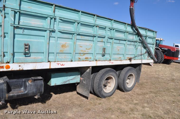 image for item L5021 1969 GMC grain truck