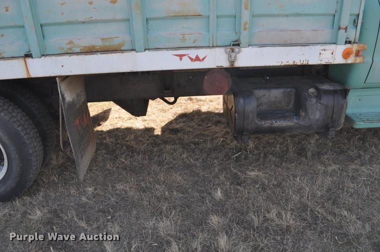 image for item L5021 1969 GMC grain truck