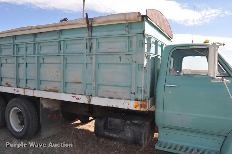 image for item L5021 1969 GMC grain truck