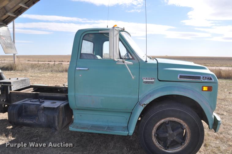 image for item L5021 1969 GMC grain truck