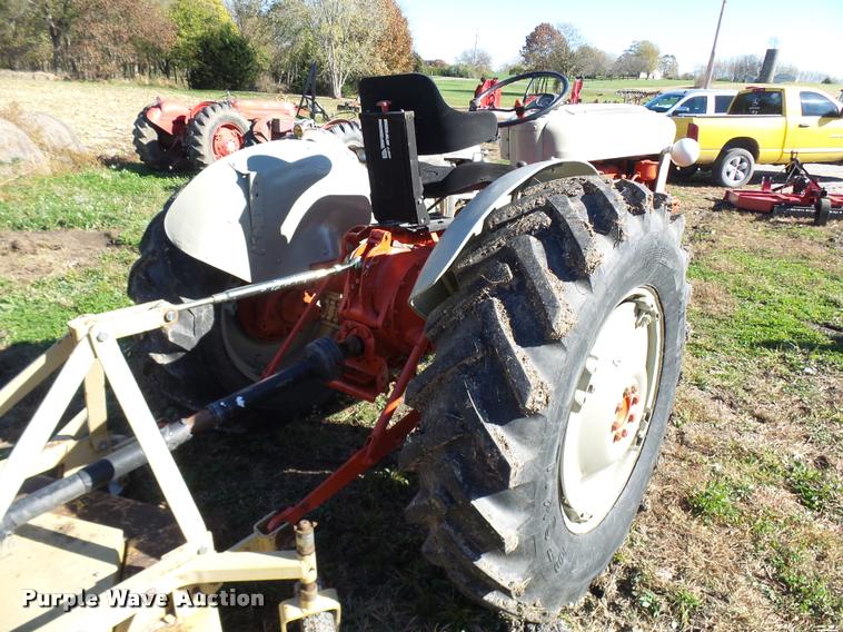 image for item L7151 1955 Ford 960 tractor