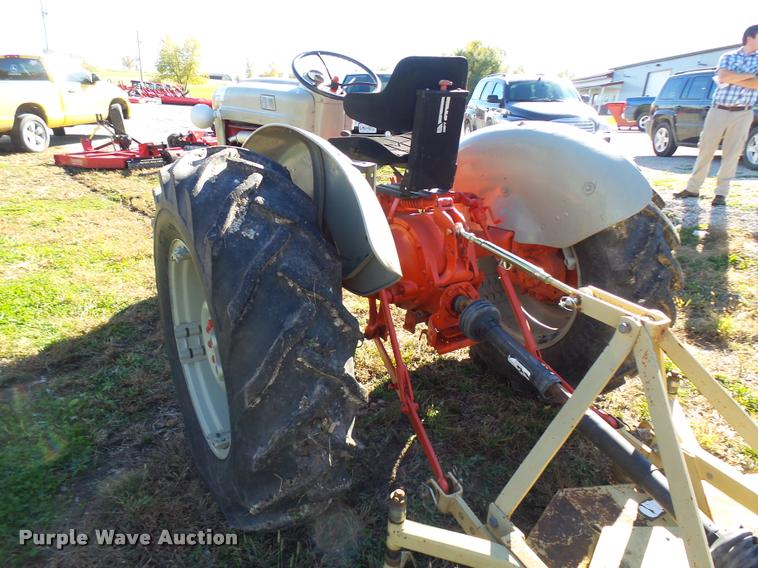image for item L7151 1955 Ford 960 tractor