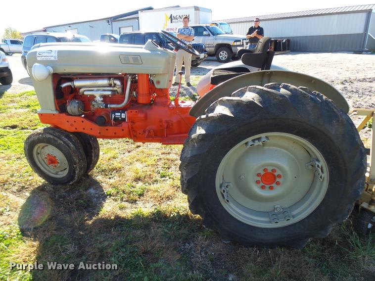 image for item L7151 1955 Ford 960 tractor