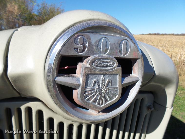image for item L7151 1955 Ford 960 tractor
