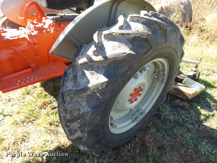 image for item L7151 1955 Ford 960 tractor