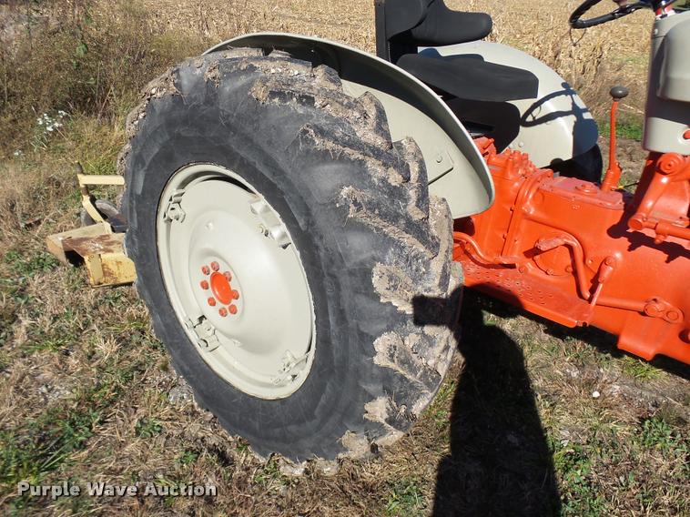 image for item L7151 1955 Ford 960 tractor