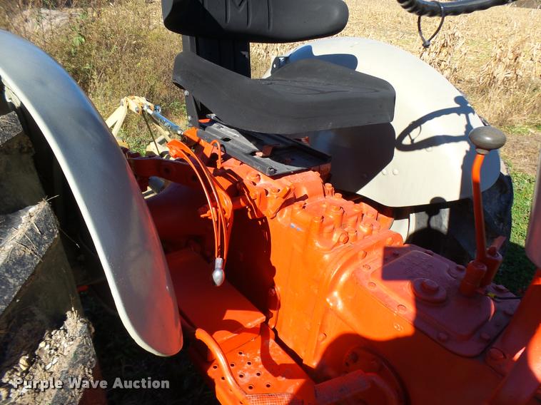 image for item L7151 1955 Ford 960 tractor