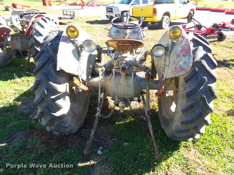 image for item L7153 1950 Massey-Ferguson T020 tractor
