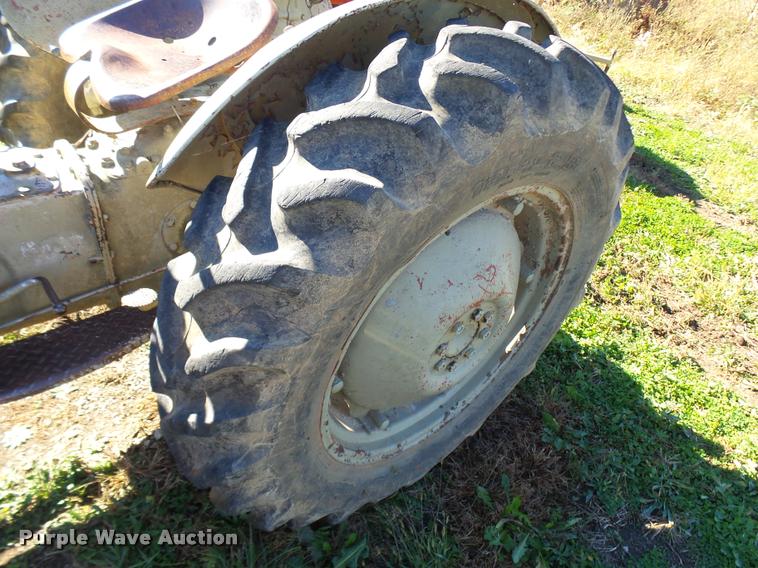 image for item L7153 1950 Massey-Ferguson T020 tractor