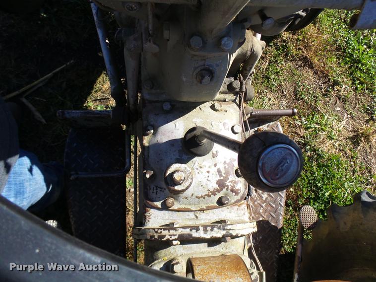 image for item L7153 1950 Massey-Ferguson T020 tractor