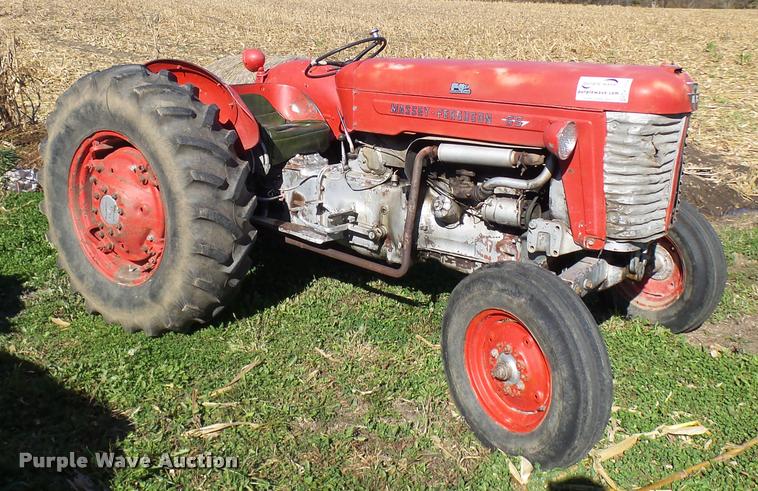 image for item L7154 1961 Massey-Ferguson 65 tractor