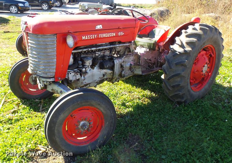 image for item L7154 1961 Massey-Ferguson 65 tractor