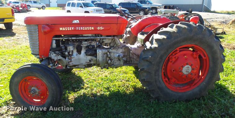 image for item L7154 1961 Massey-Ferguson 65 tractor