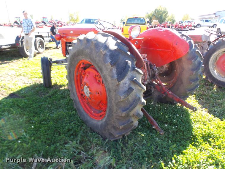 image for item L7154 1961 Massey-Ferguson 65 tractor