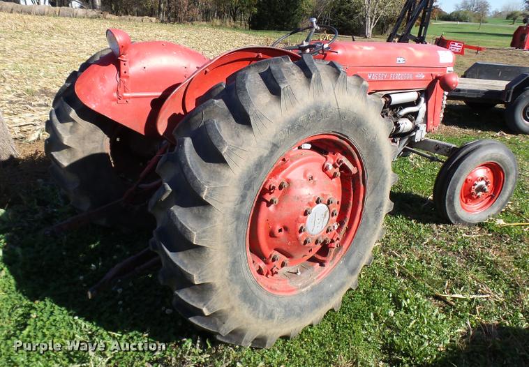 image for item L7154 1961 Massey-Ferguson 65 tractor