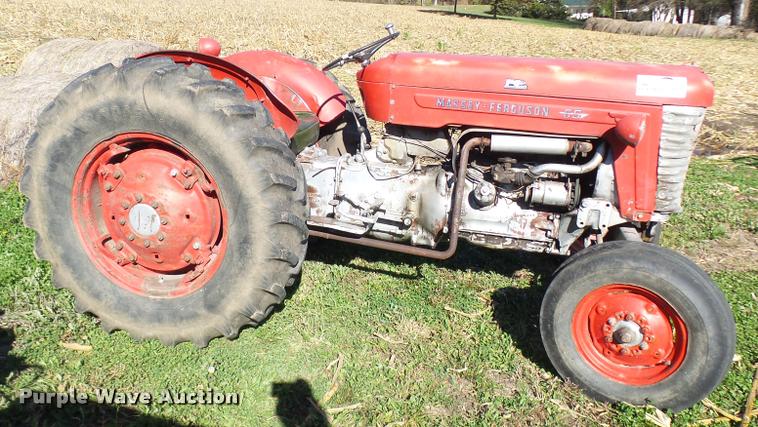image for item L7154 1961 Massey-Ferguson 65 tractor
