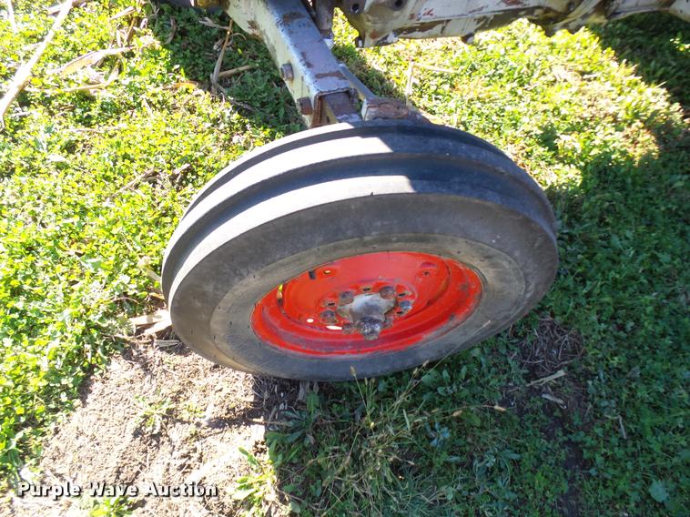 image for item L7154 1961 Massey-Ferguson 65 tractor