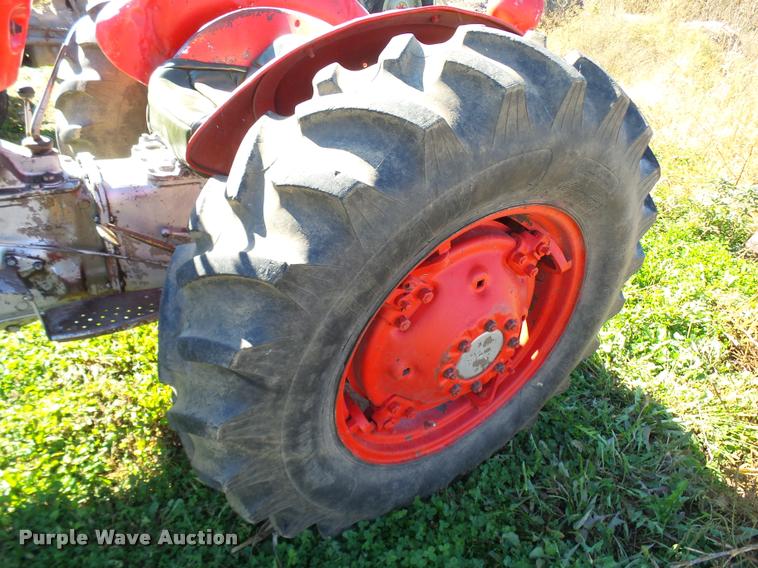 image for item L7154 1961 Massey-Ferguson 65 tractor