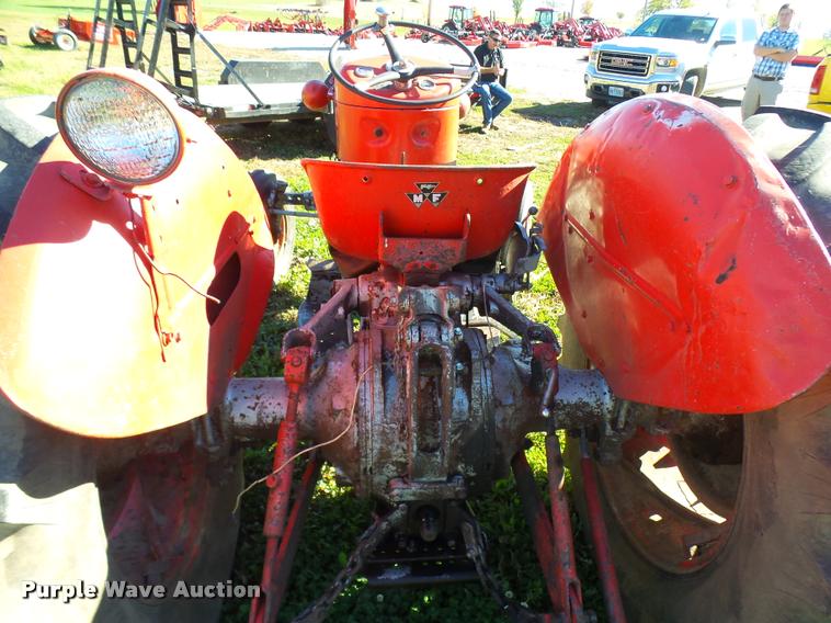 image for item L7154 1961 Massey-Ferguson 65 tractor