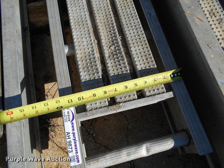 image for item AH9873 (2) aluminum scaffold planks