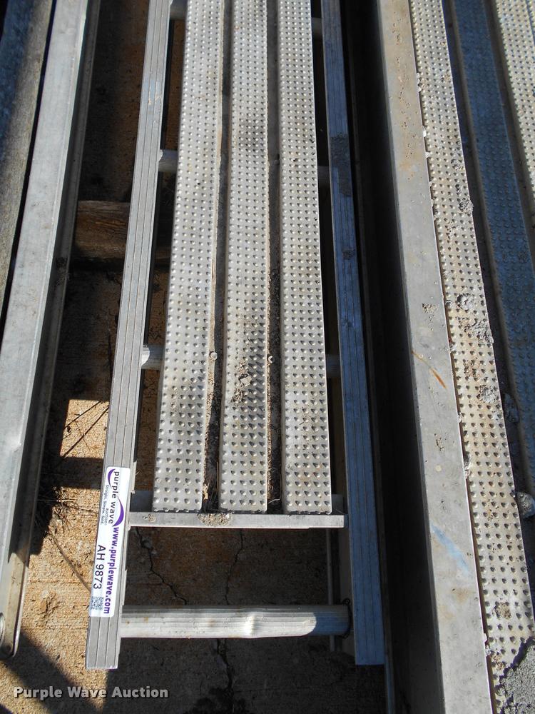 image for item AH9873 (2) aluminum scaffold planks
