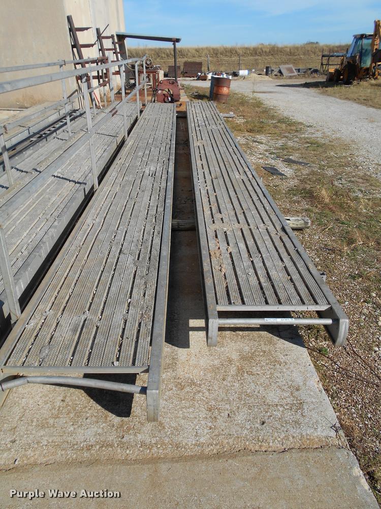 image for item AH9875 (2) aluminum scaffold planks
