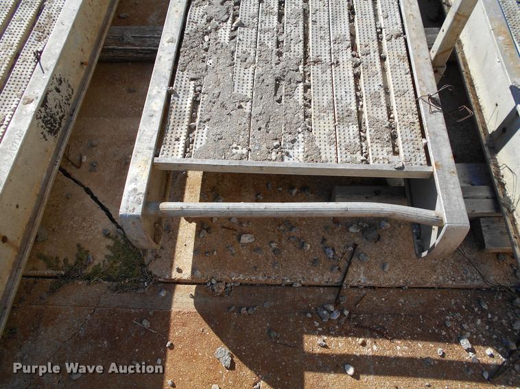 image for item AH9875 (2) aluminum scaffold planks