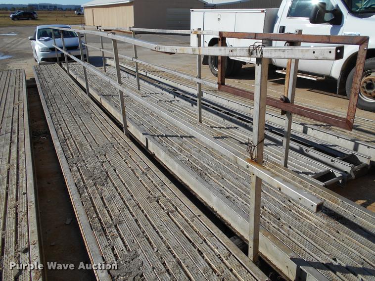 image for item AH9875 (2) aluminum scaffold planks