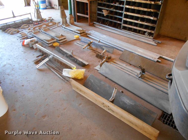 image for item AH9877 Concrete tools