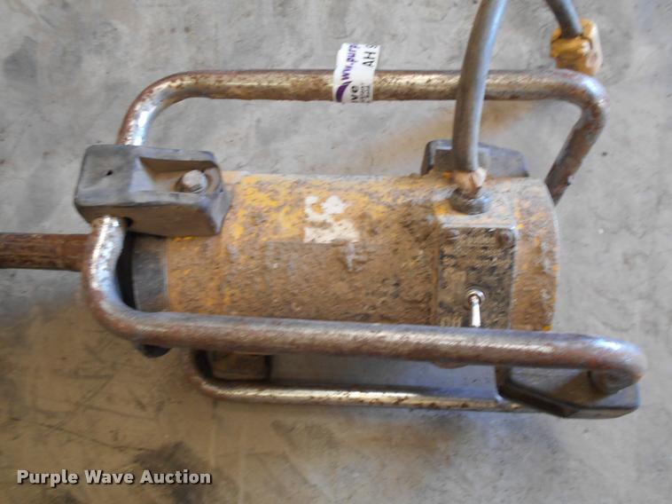 image for item AH9878 (3) concrete vibrators/whips