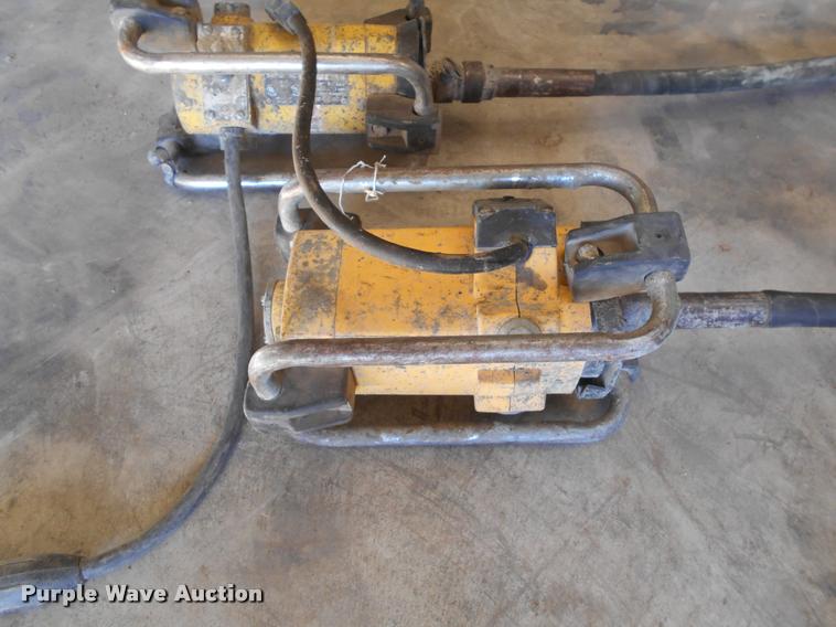 image for item AH9879 (4) concrete vibrators/whips