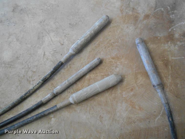 image for item AH9879 (4) concrete vibrators/whips