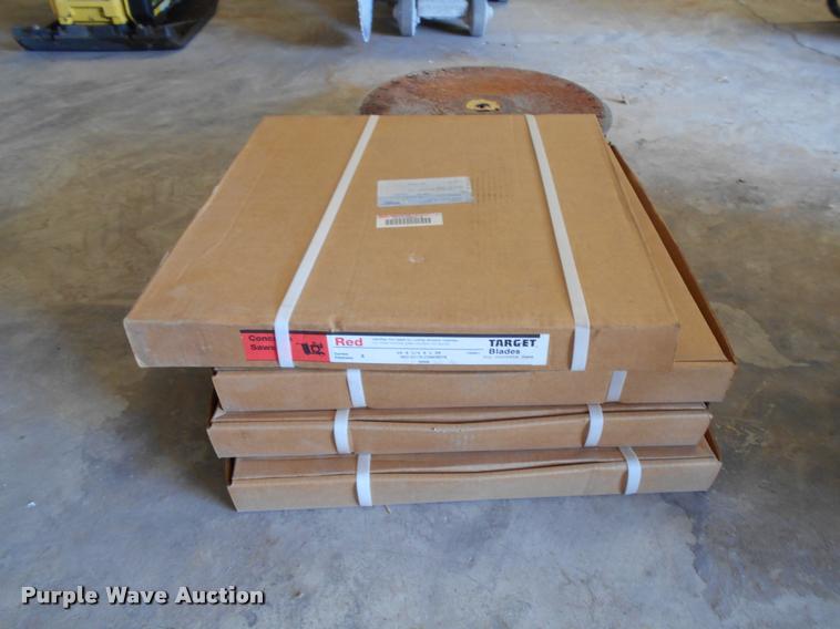 image for item AH9883 Husqvarna FS400LV concrete saw