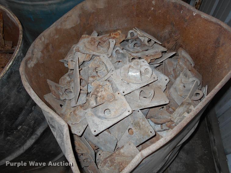 image for item AH9889 Camlock form tires